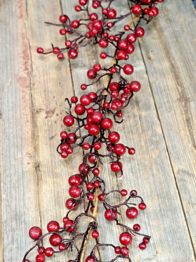 GIRLANDA Z OWOCÓW GŁOGU 170CM RED DK RED