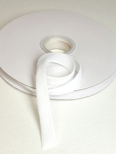 WSTĄŻKA VELVET SZER. 10MM DŁ.9M WHITE