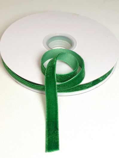 WSTĄŻKA VELVET SZER. 10MM DŁ.9M DK GREEN